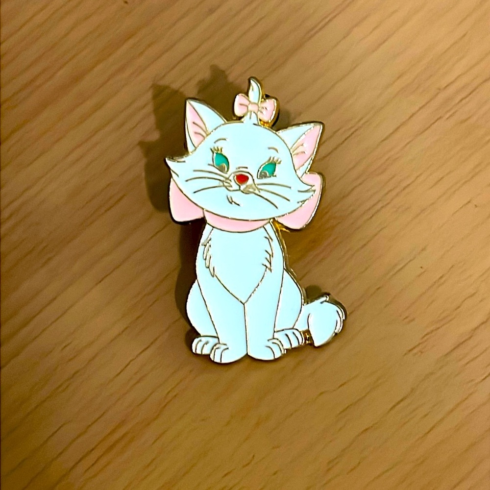 Marie Disneyland Paris Pin